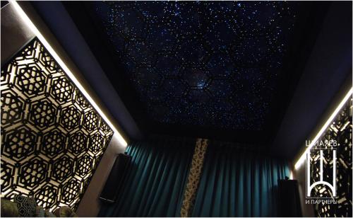Звездное небо Подвесной потолок Аэрография Домашний кинотеатр